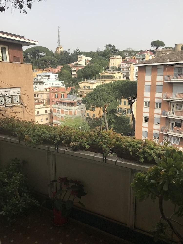 Le Finestre Sul Vaticano Roma Exterior foto